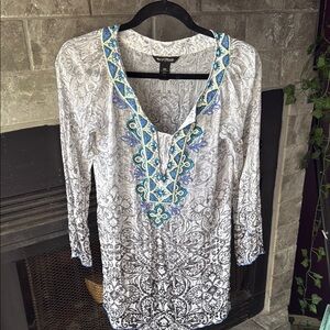 White House Black Market Blue and White Tunic